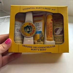 Burt's Bees Essential Kit - Yellow